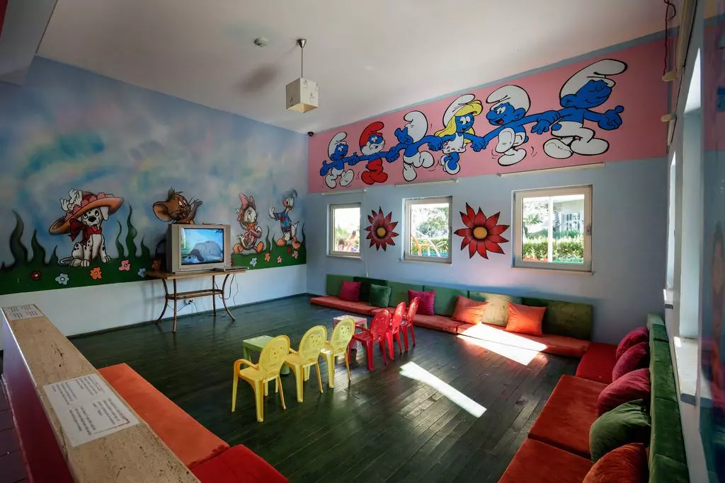 Crystal Admiral Resort Suites & SPA